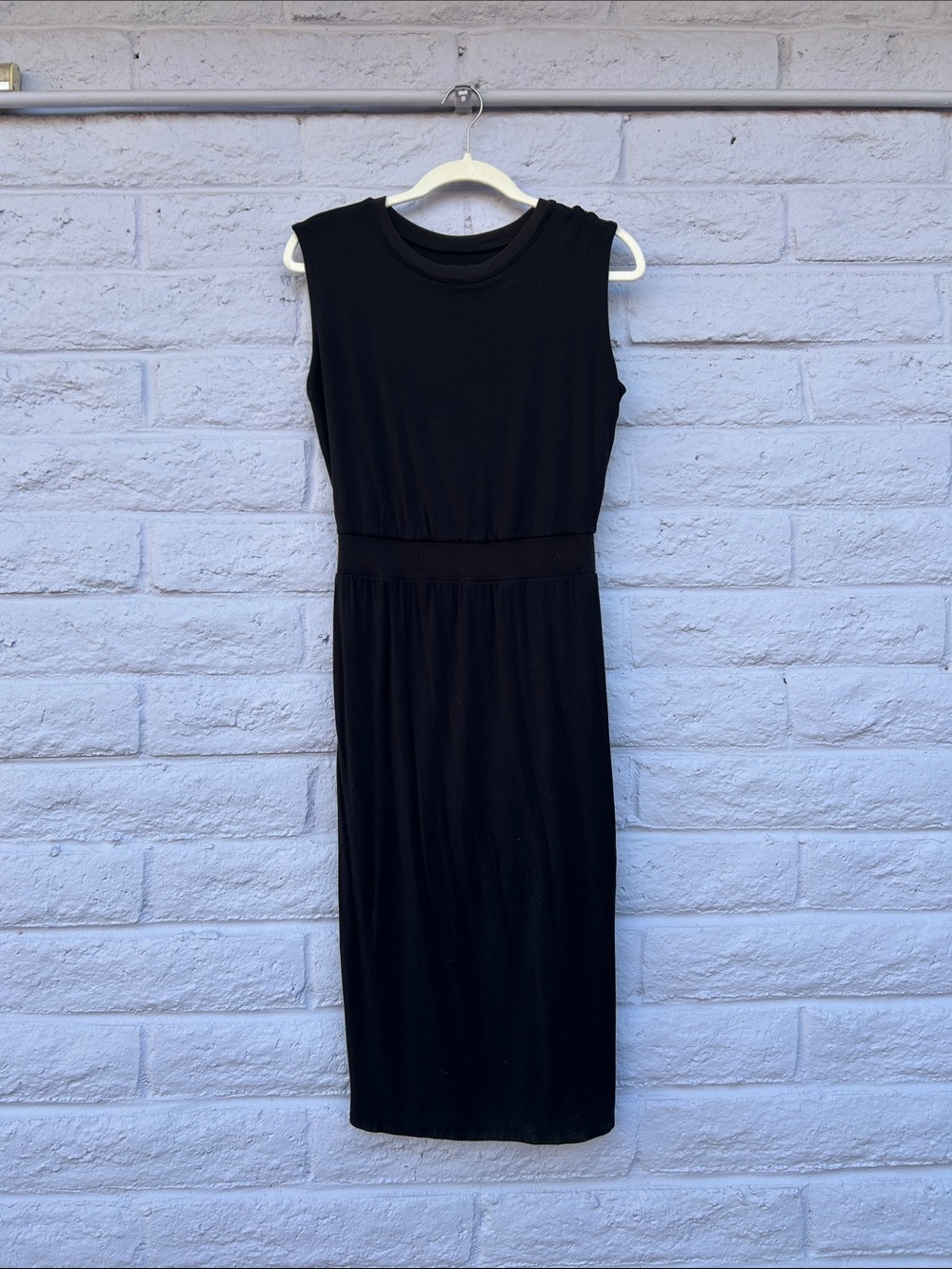Athleta Black Sleeveless Midi Dress